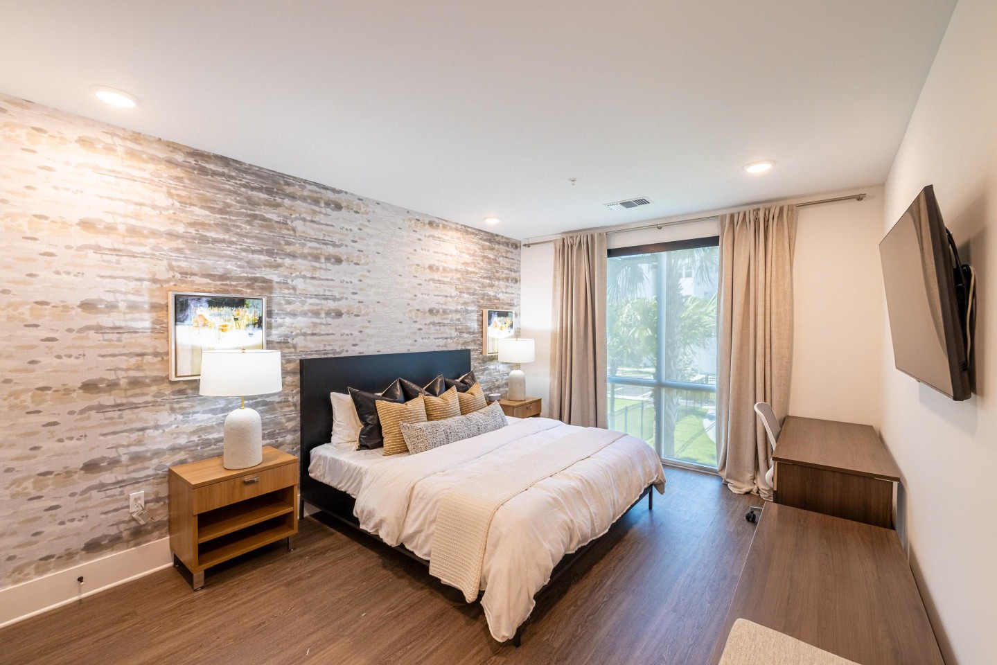 The Parian Luxury Apartments Image 17