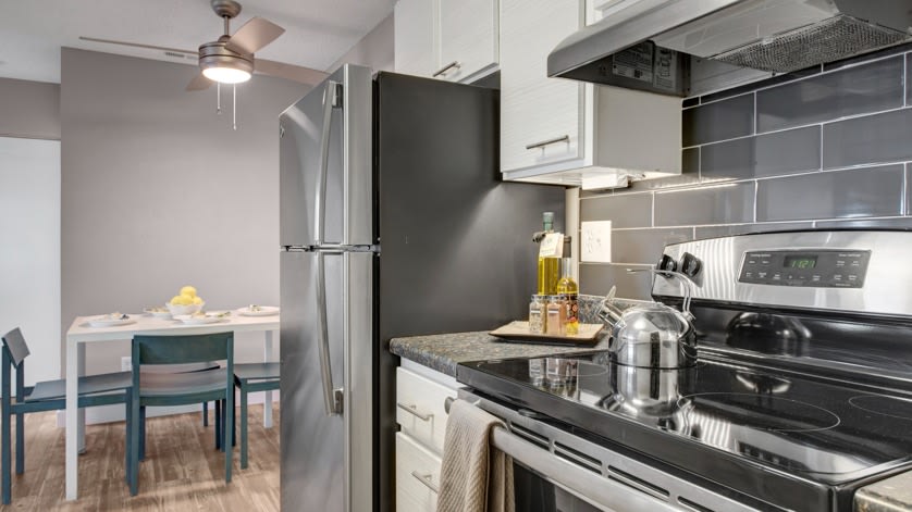 The Grove at City Center Apartments Image 11