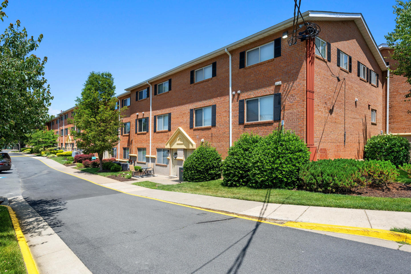 Gainsborough Court, Churchill Mews, and Copperfield Square Apartments & Townhomes Image 13
