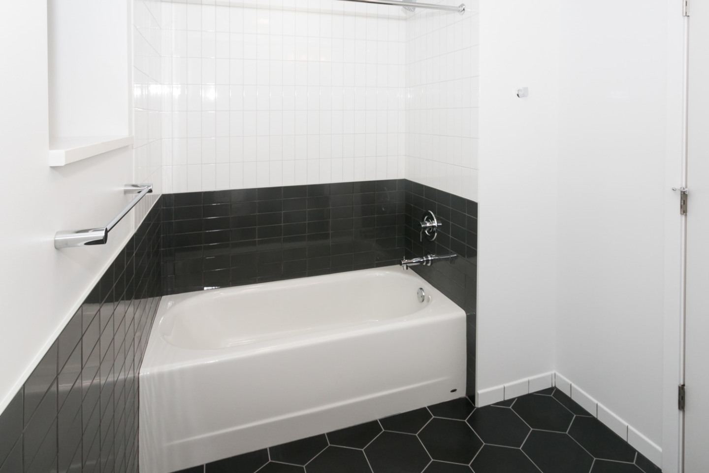 5474-5480 S. Hyde Park Boulevard Image 15