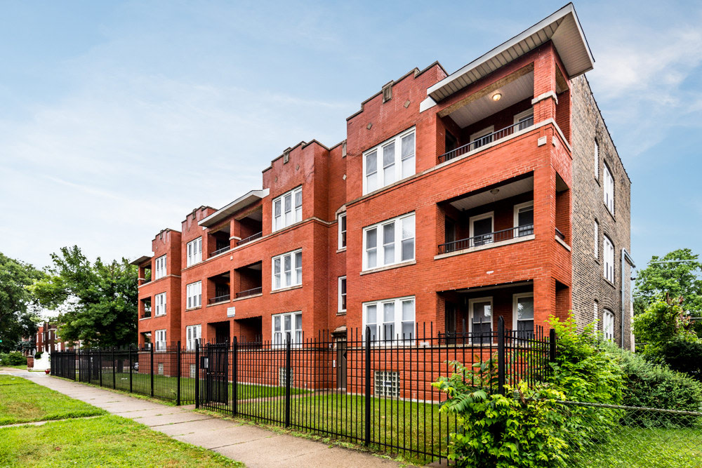 7406 S Perry Ave Image 2