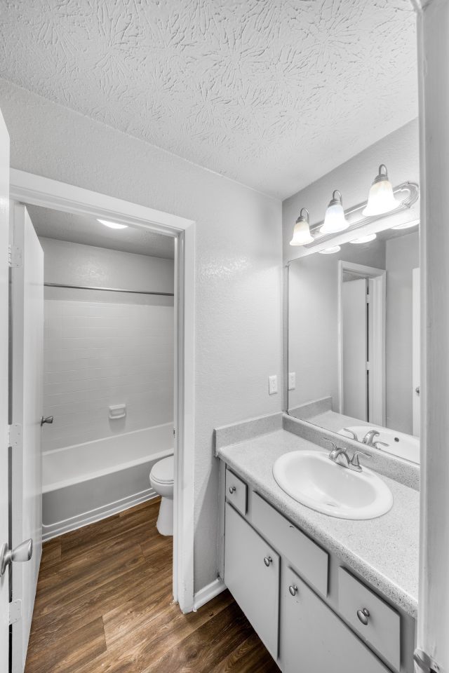 Midwood Gardens Apartments Image 17