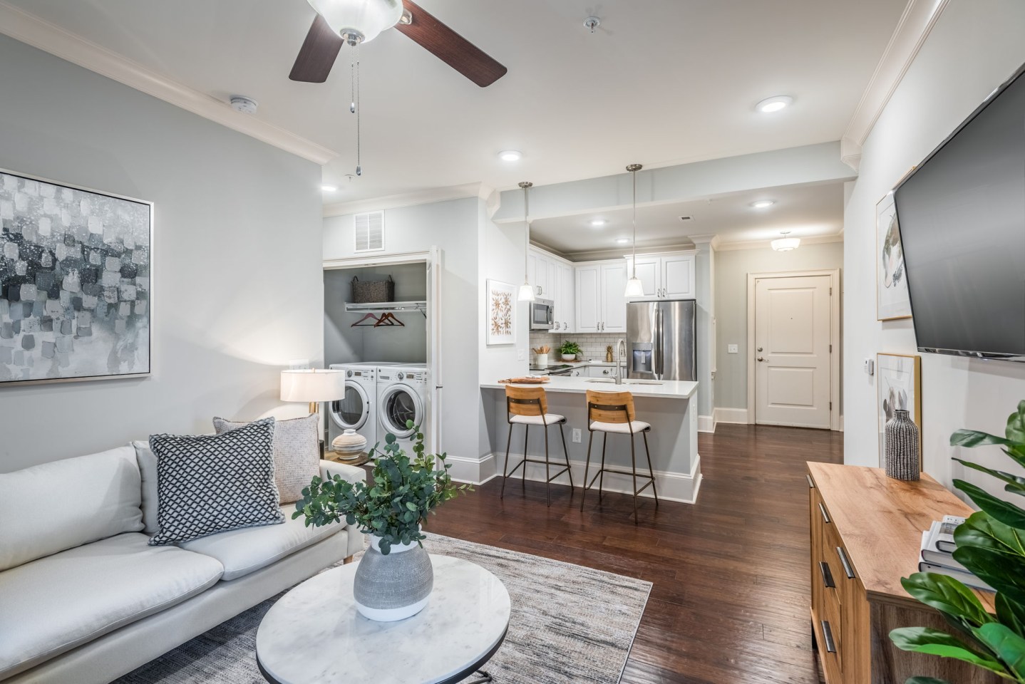 511 Queens Image 2