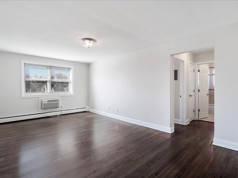 White House Apartments Image 2