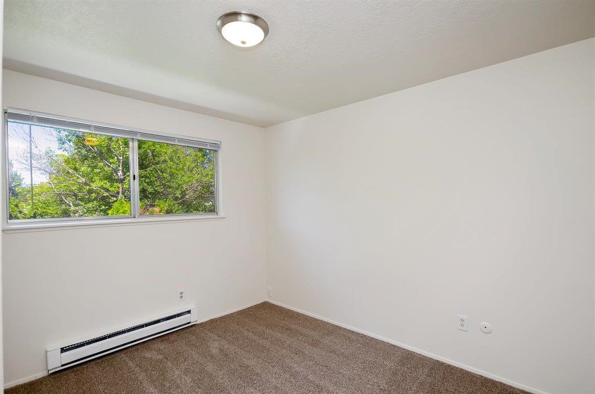 Sugar Pine Townhomes Apartments Image 18