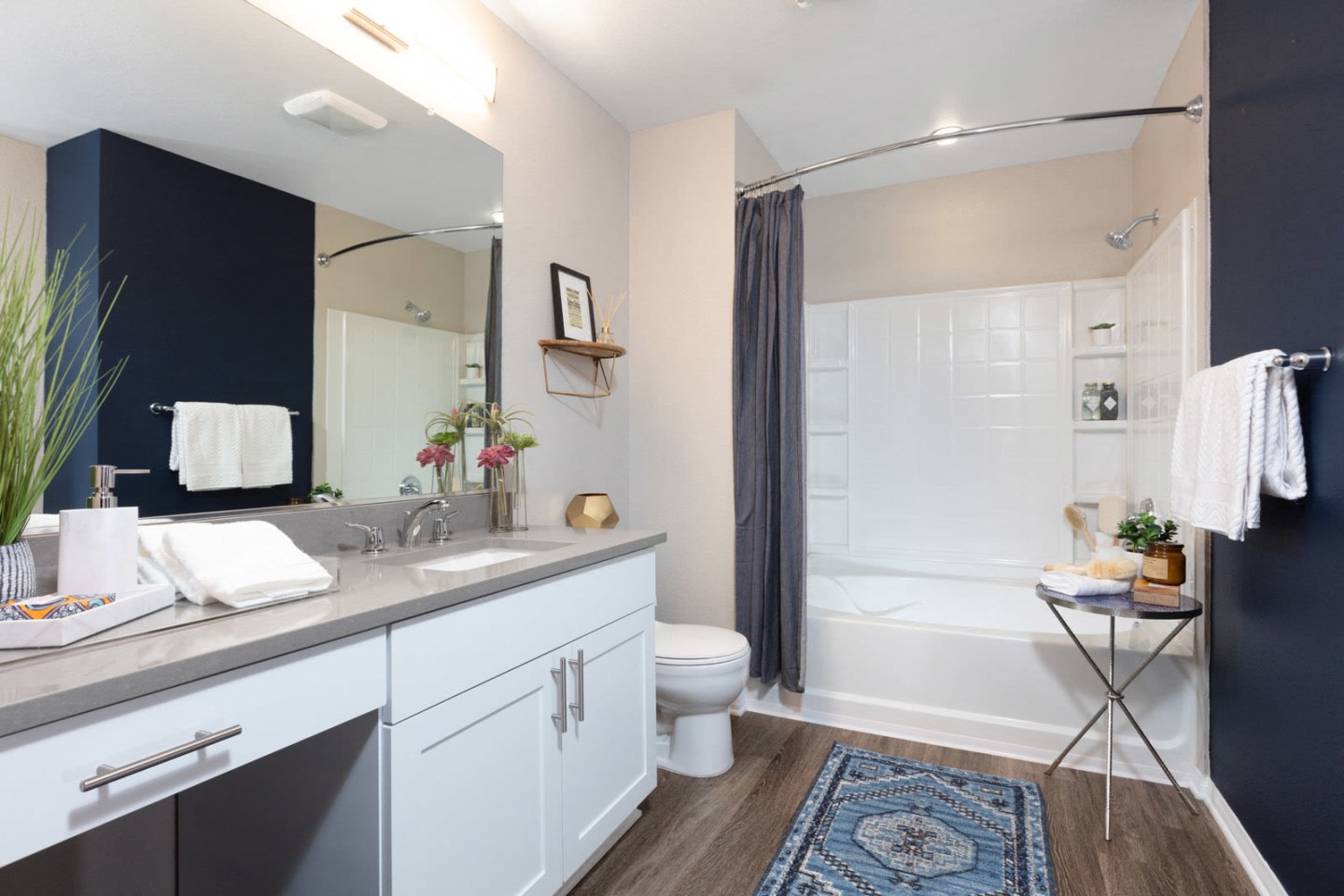 Montrachet Apartment Homes Image 7