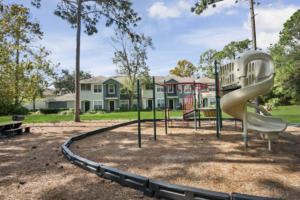 Country Club Lakes Image 18