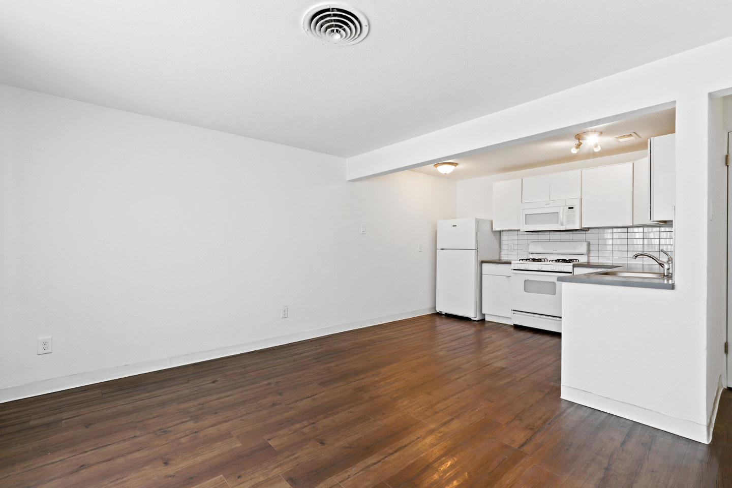 2800 W 26th Image 10