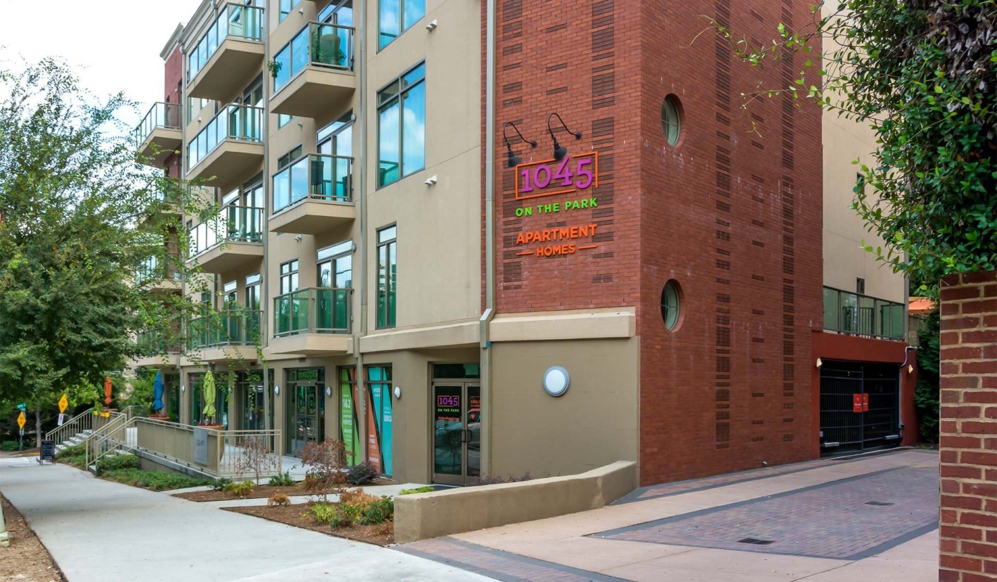 1045 on the Park Apartment Homes Image 19