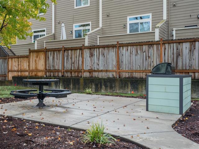 West End Apartments Image 3