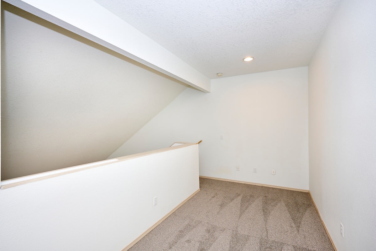 Devonwood and First Place Apartments Image 12