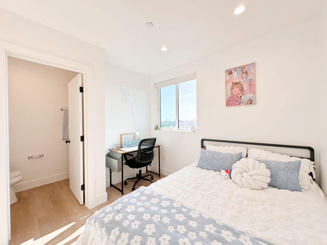 1338 West 35th Place - Co-Living Image 20