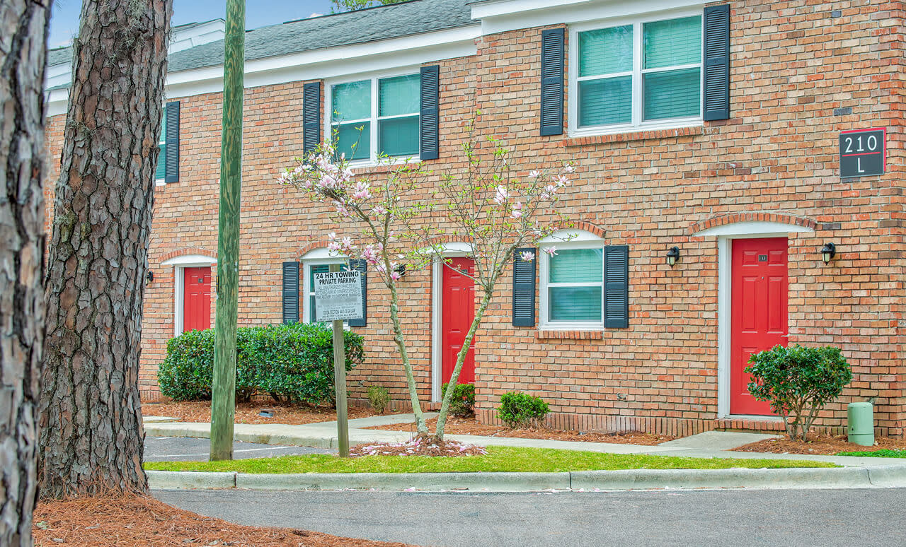 Savan Pointe Townhomes East and West Image 2