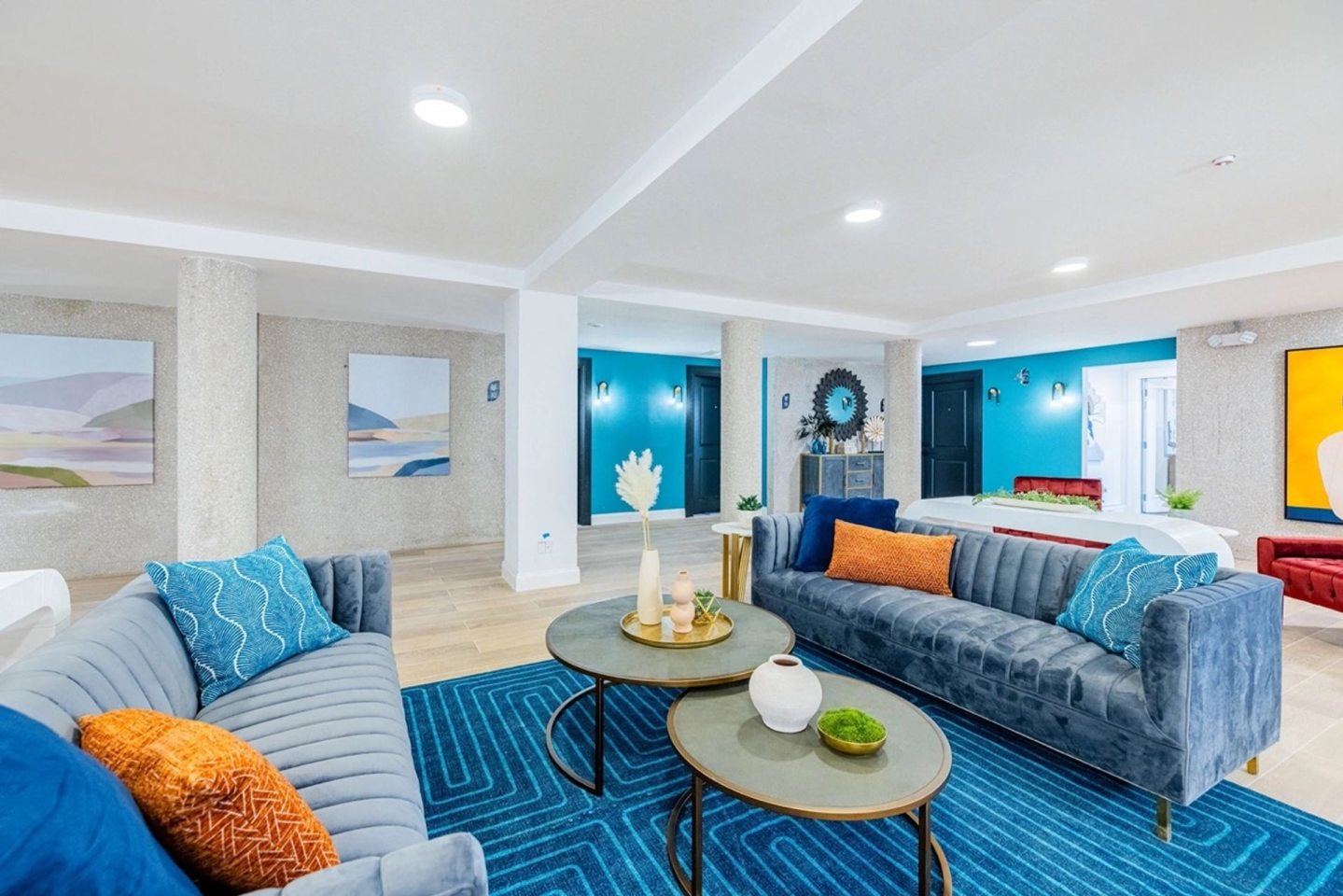 VEER Apartments Image 8