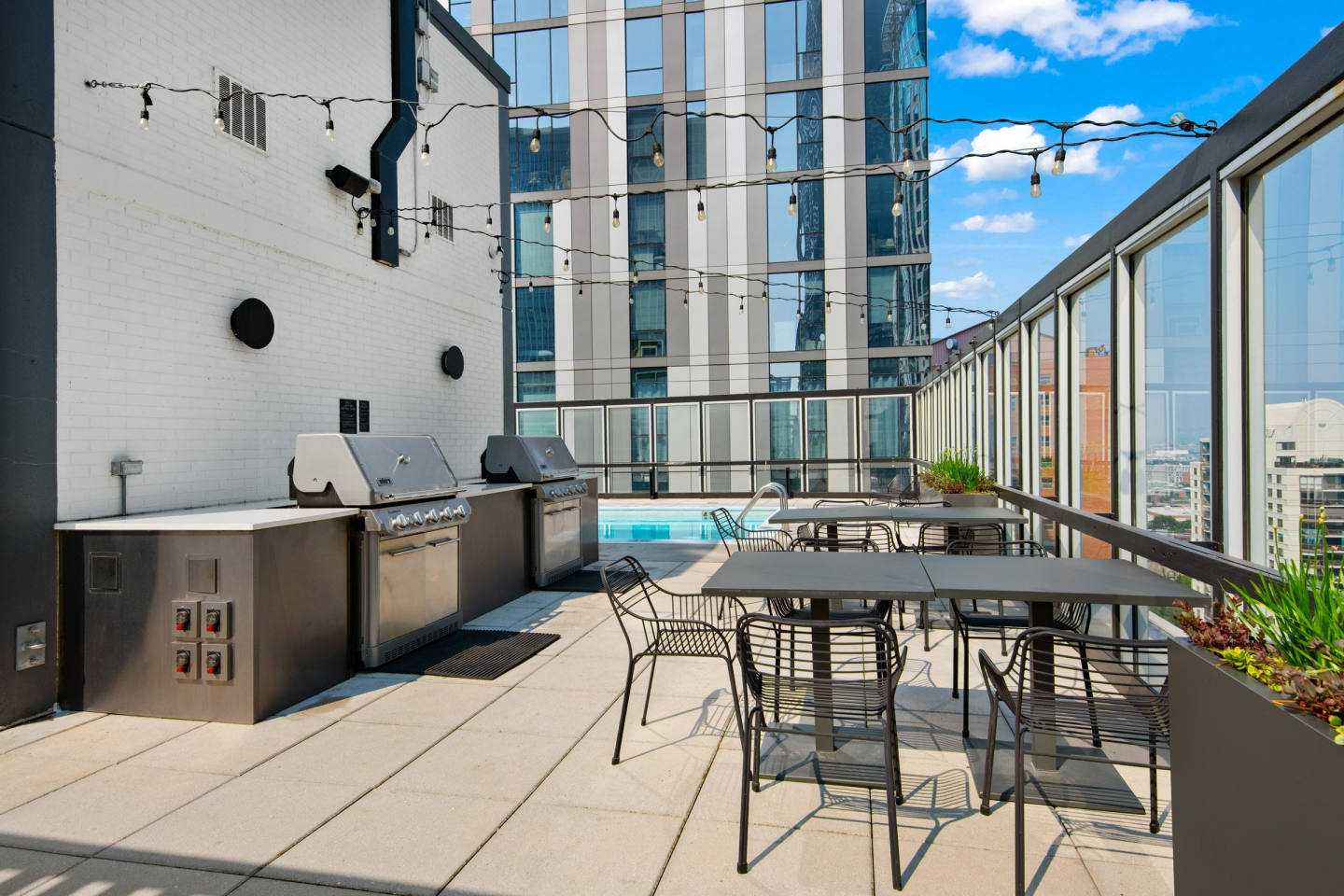 21 East Chestnut Image 23
