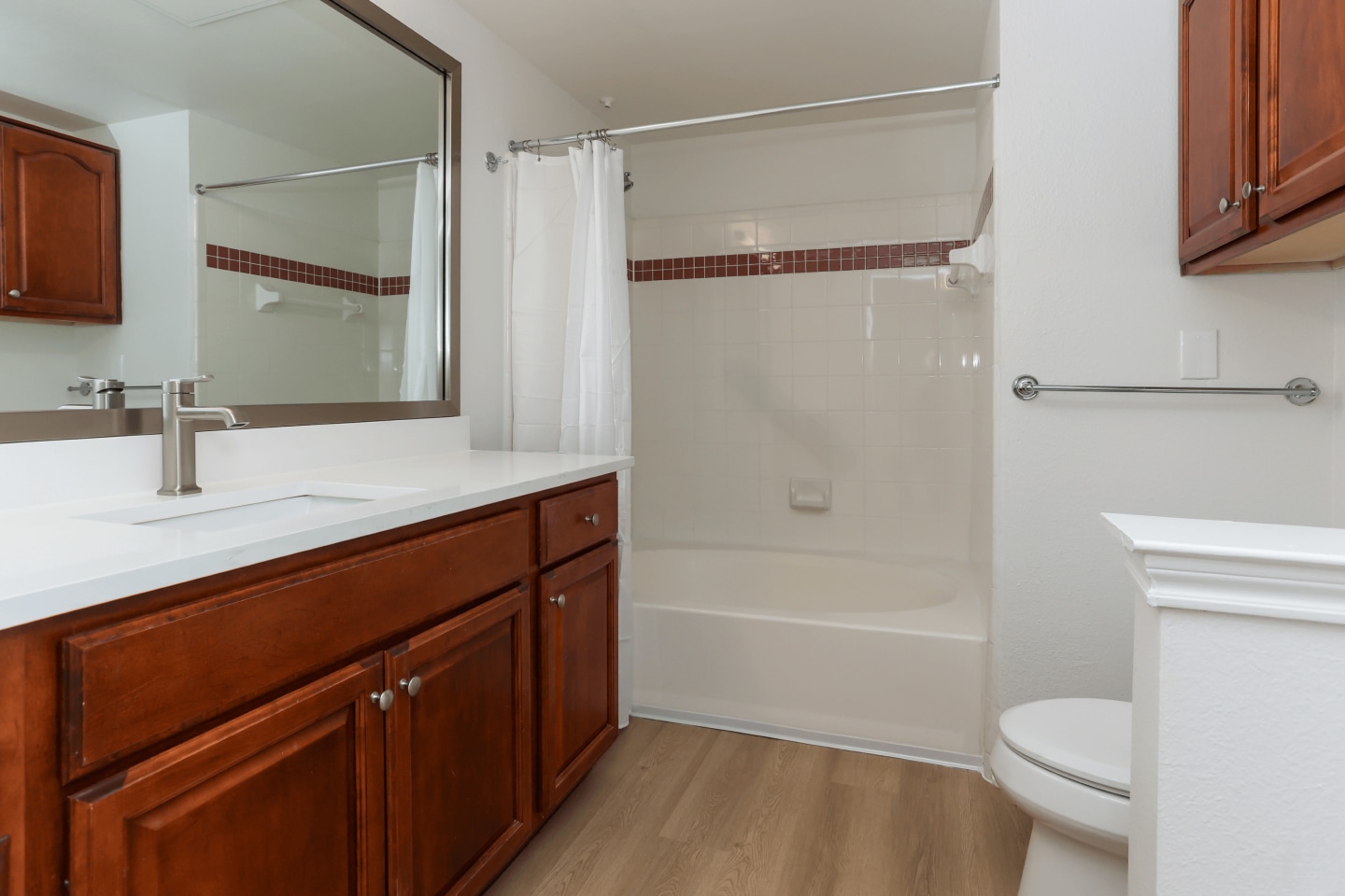 St. Moritz Apartments Image 17