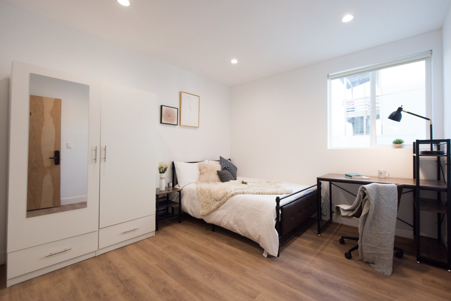 1651 W 37th Pl - Co-Living Housing Image 16