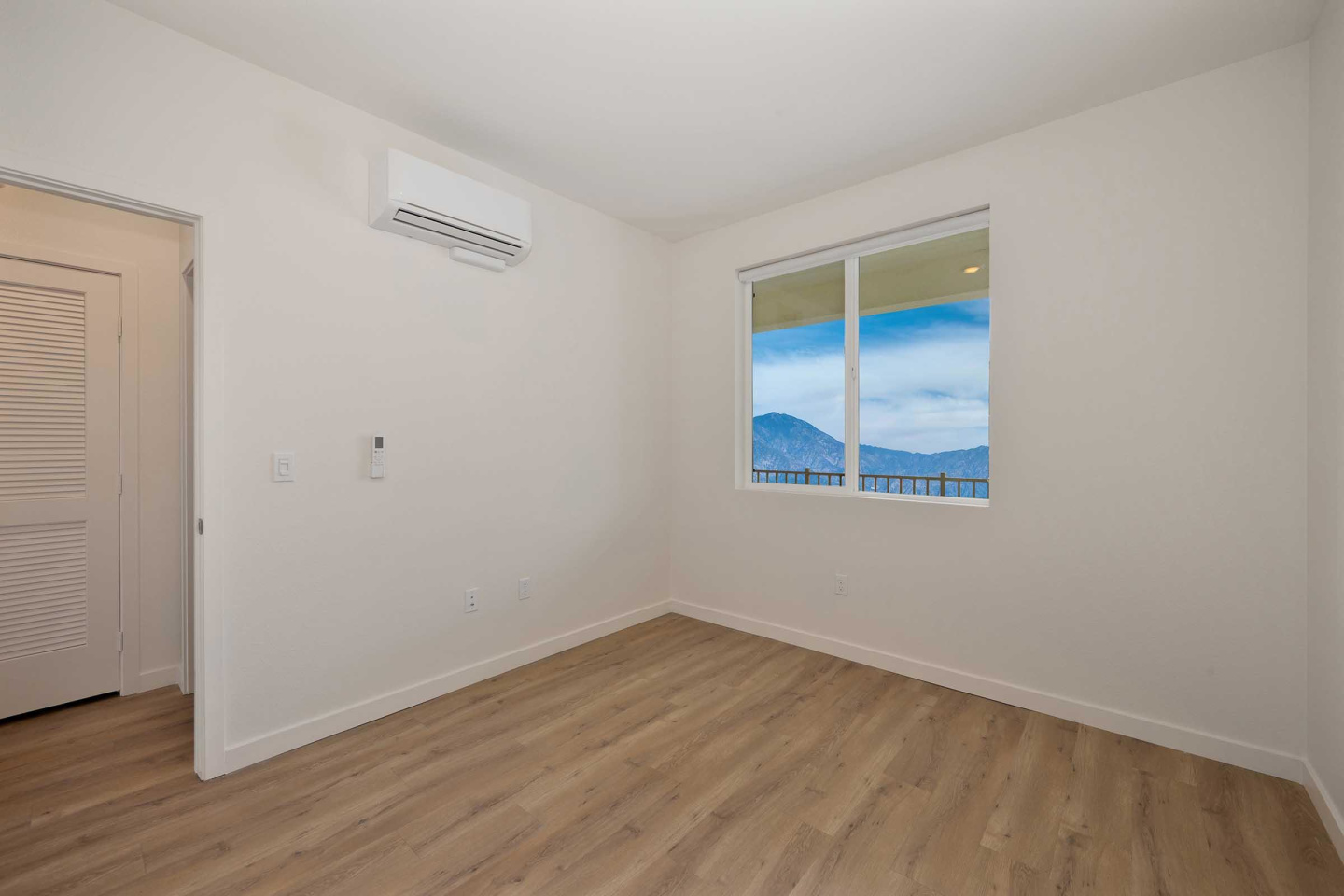 The Commodore Apartments Image 30