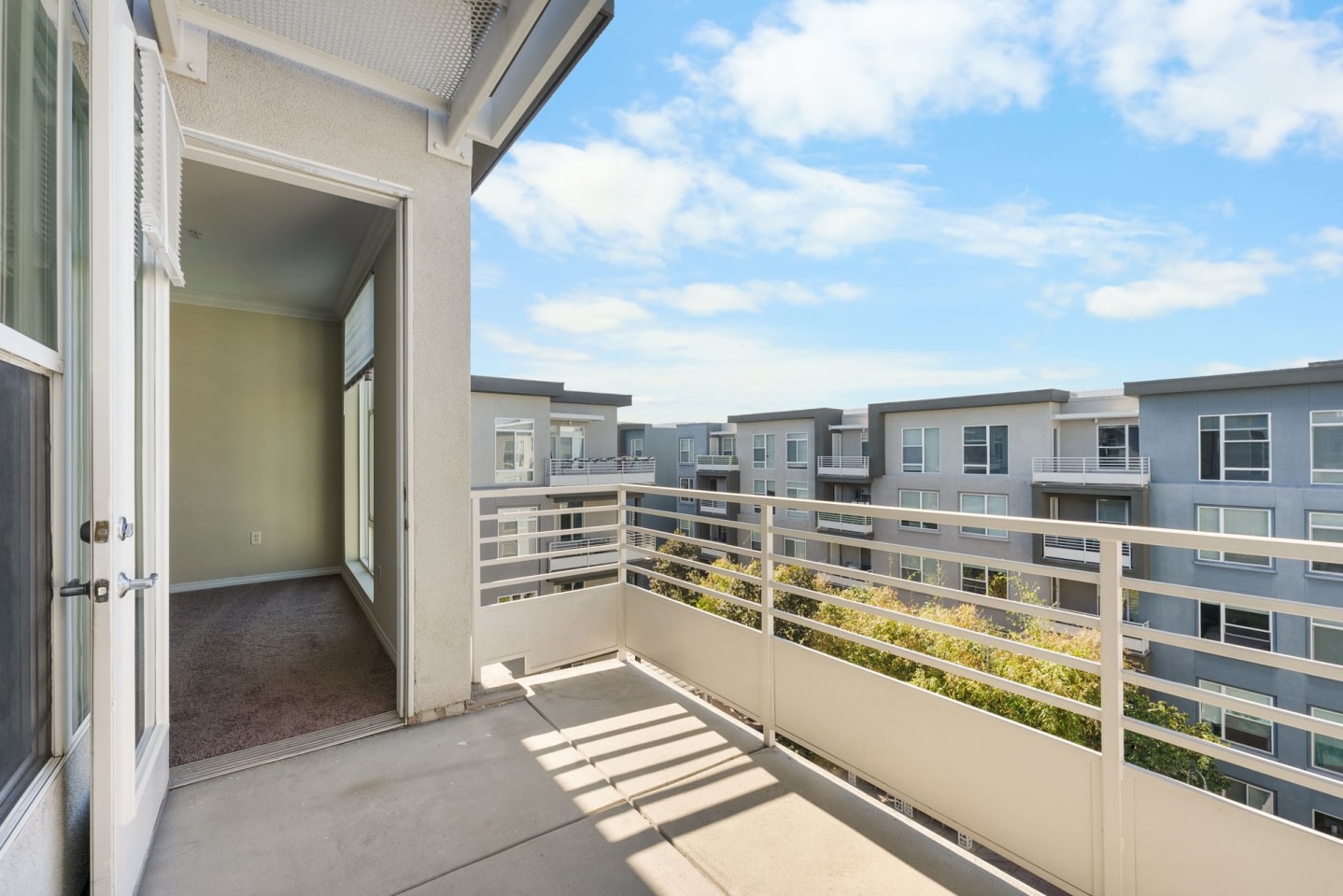 Stadium House Apartments Image 25