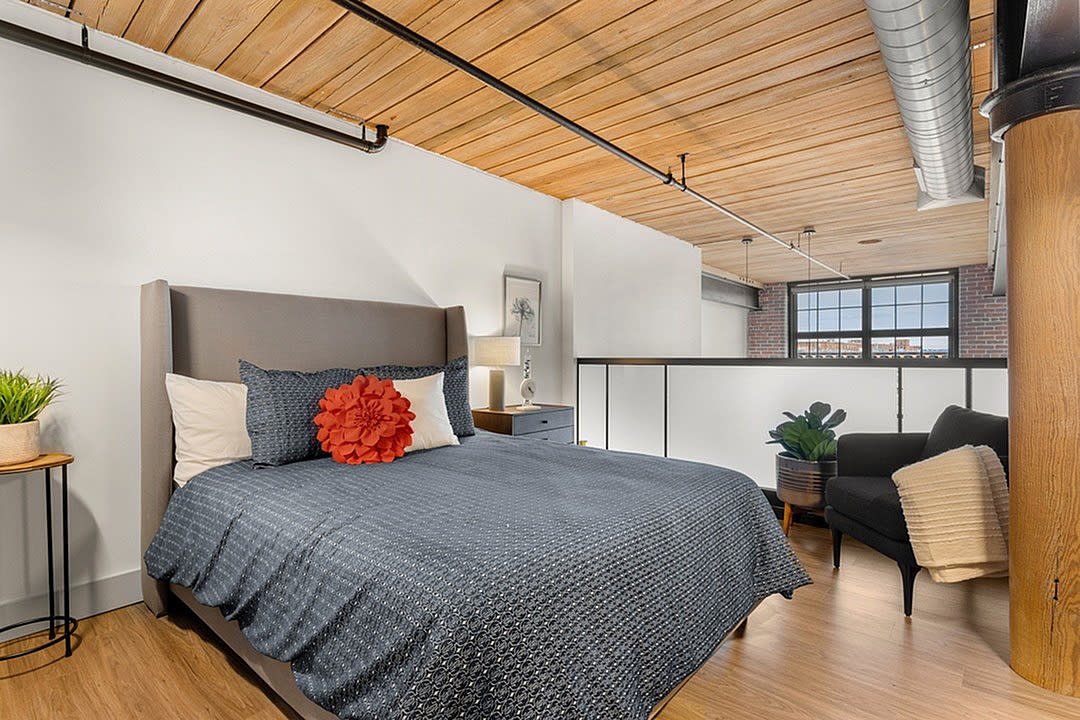 Riverwalk Lofts Image 24