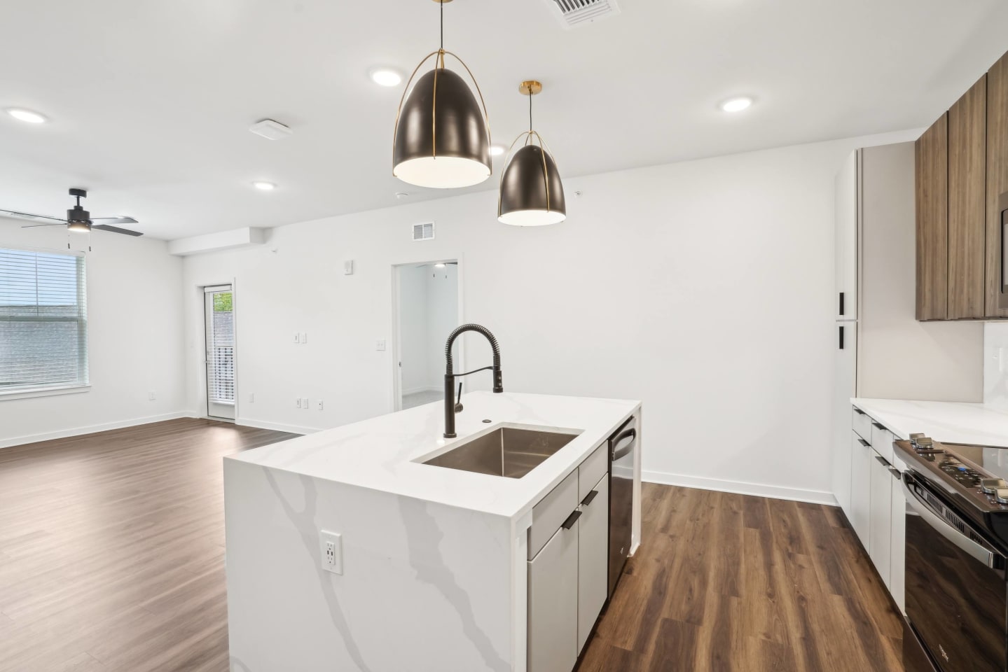The Pullman Luxury Apartment Homes Image 13
