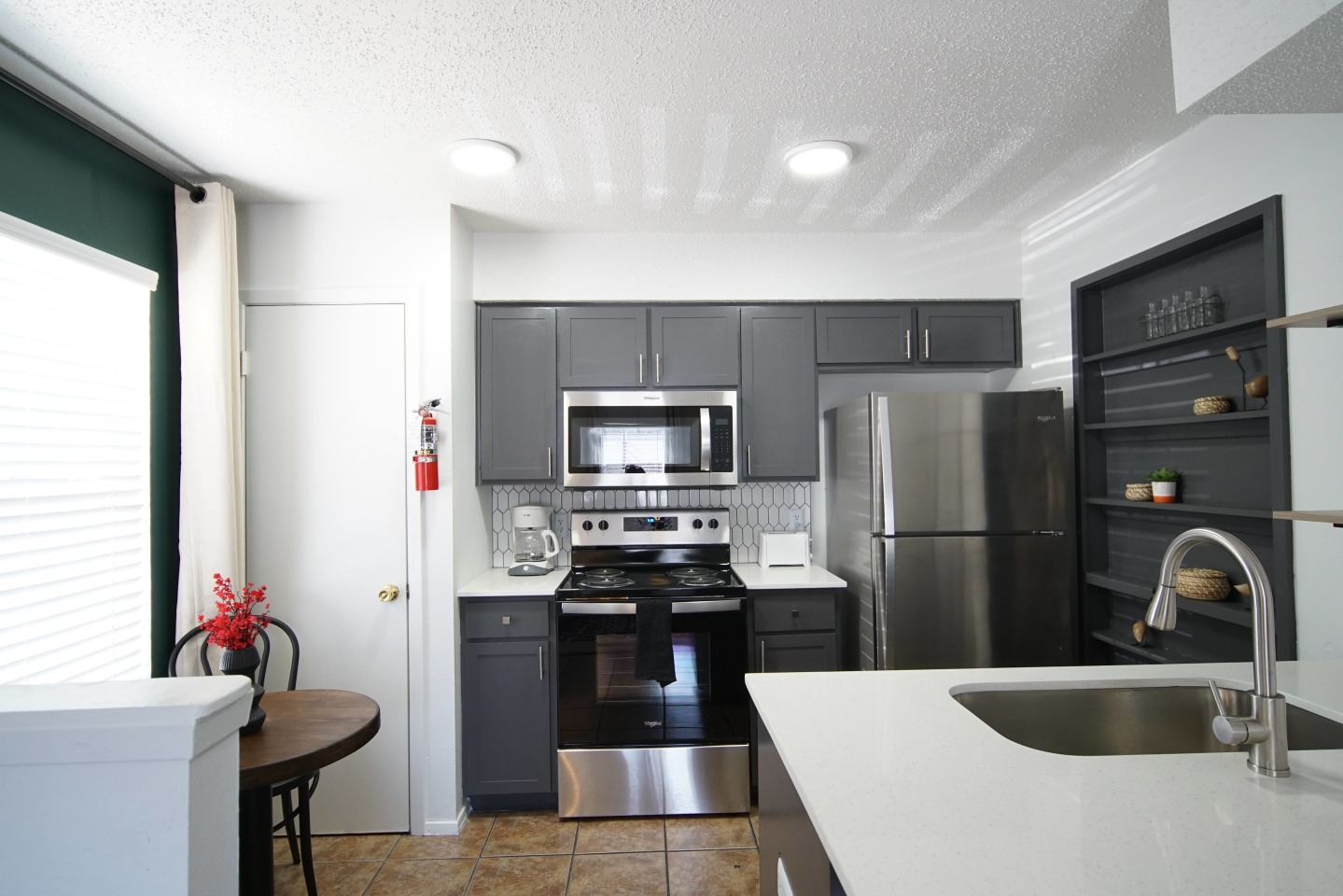 Town Lake Villas Image 3