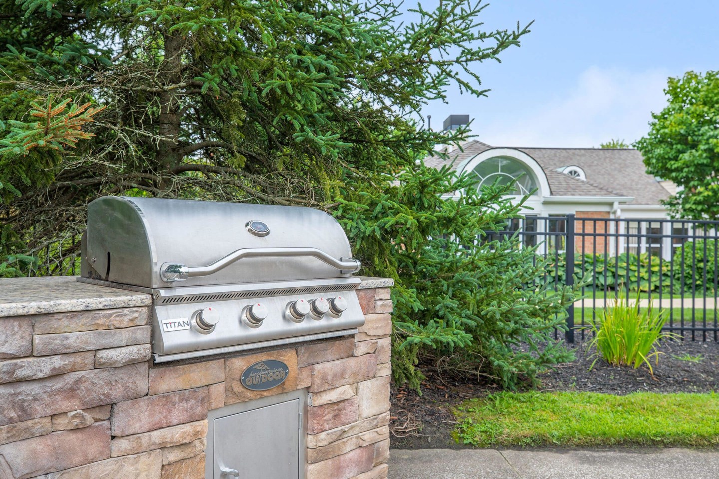 Williamsburg Townhomes Rental Homes Image 11