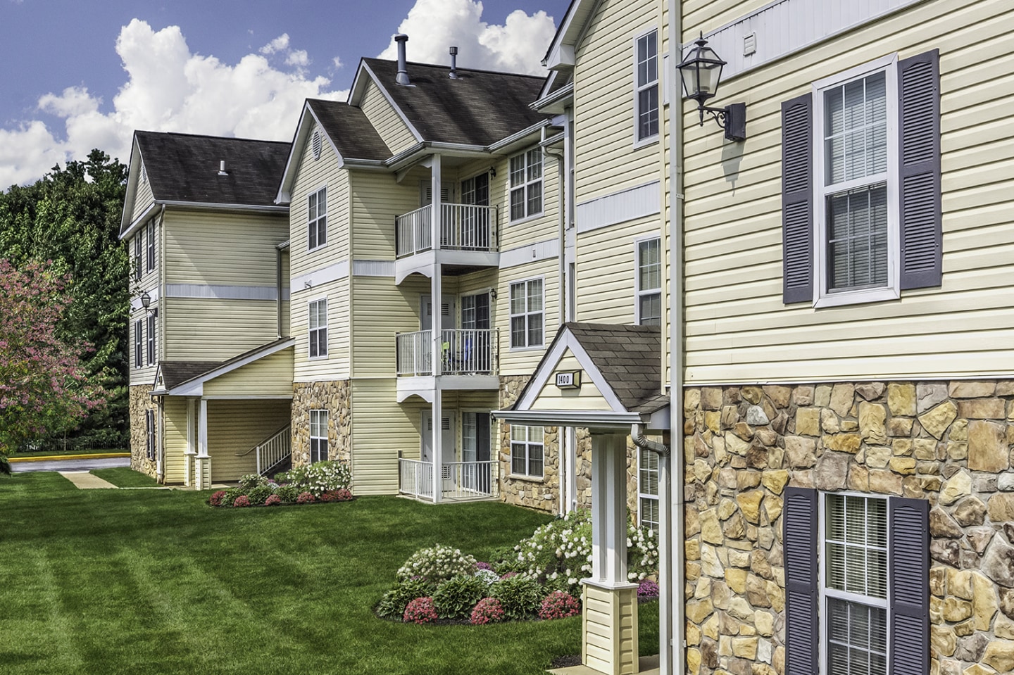 School Bell Apartments Image 9
