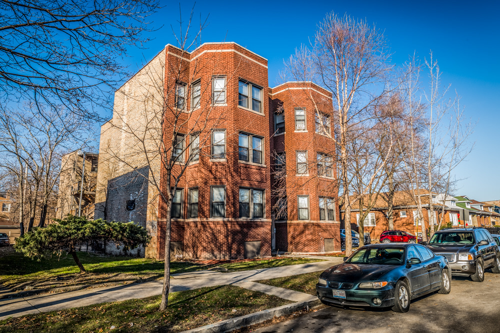 6400 S. Rockwell Street Apartments Image 2