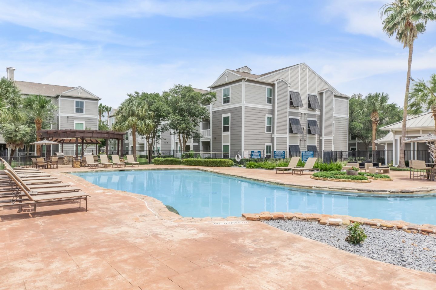 Breakers Apartments Image 3
