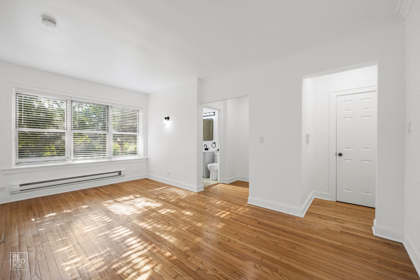 7903-05 S Luella Ave Image 11