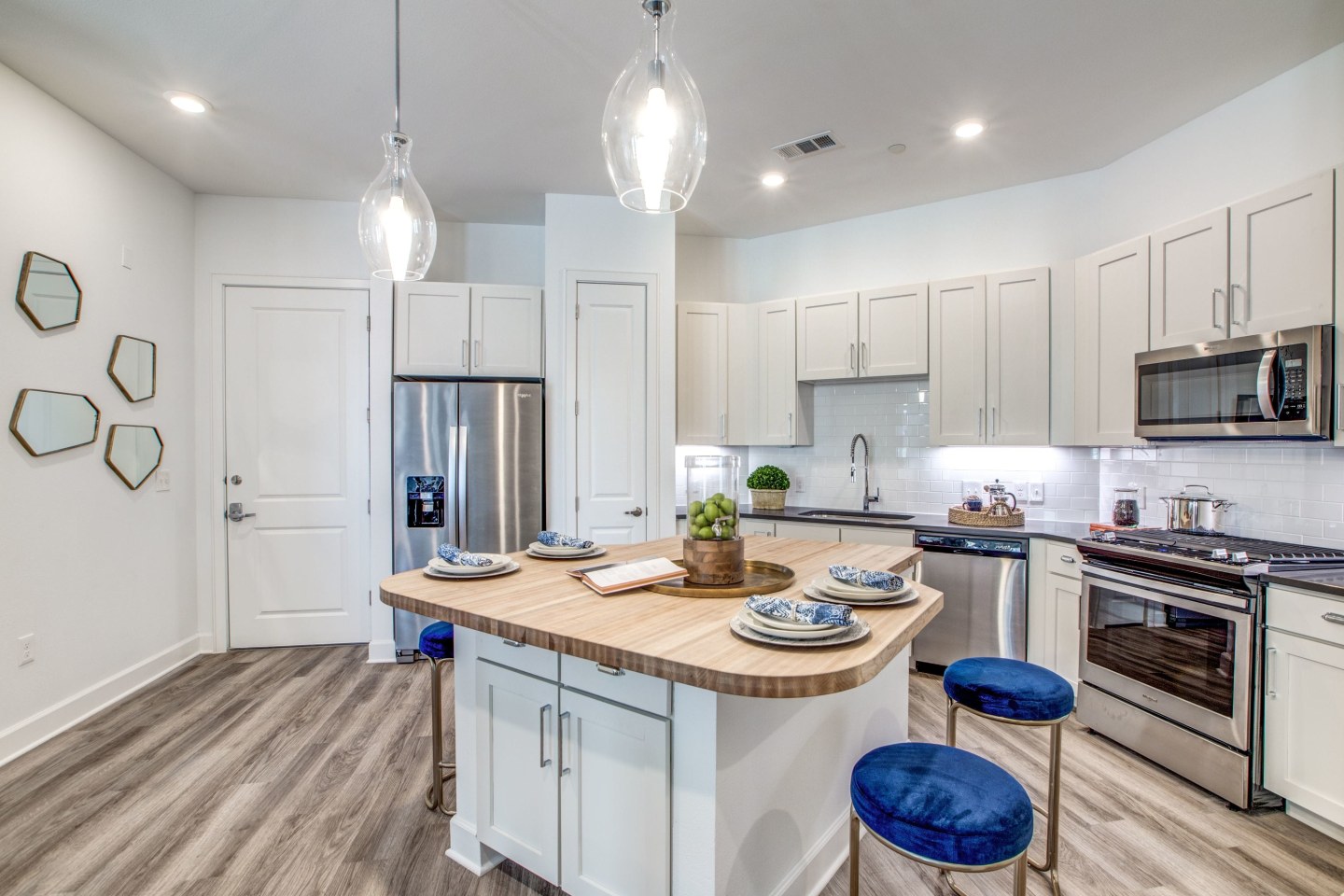255 Assay Luxury Apartments Image 11