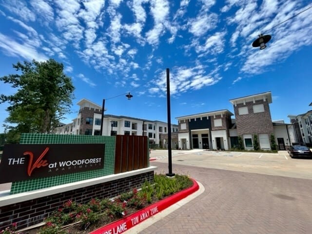 The Vic at Woodforest Image 15