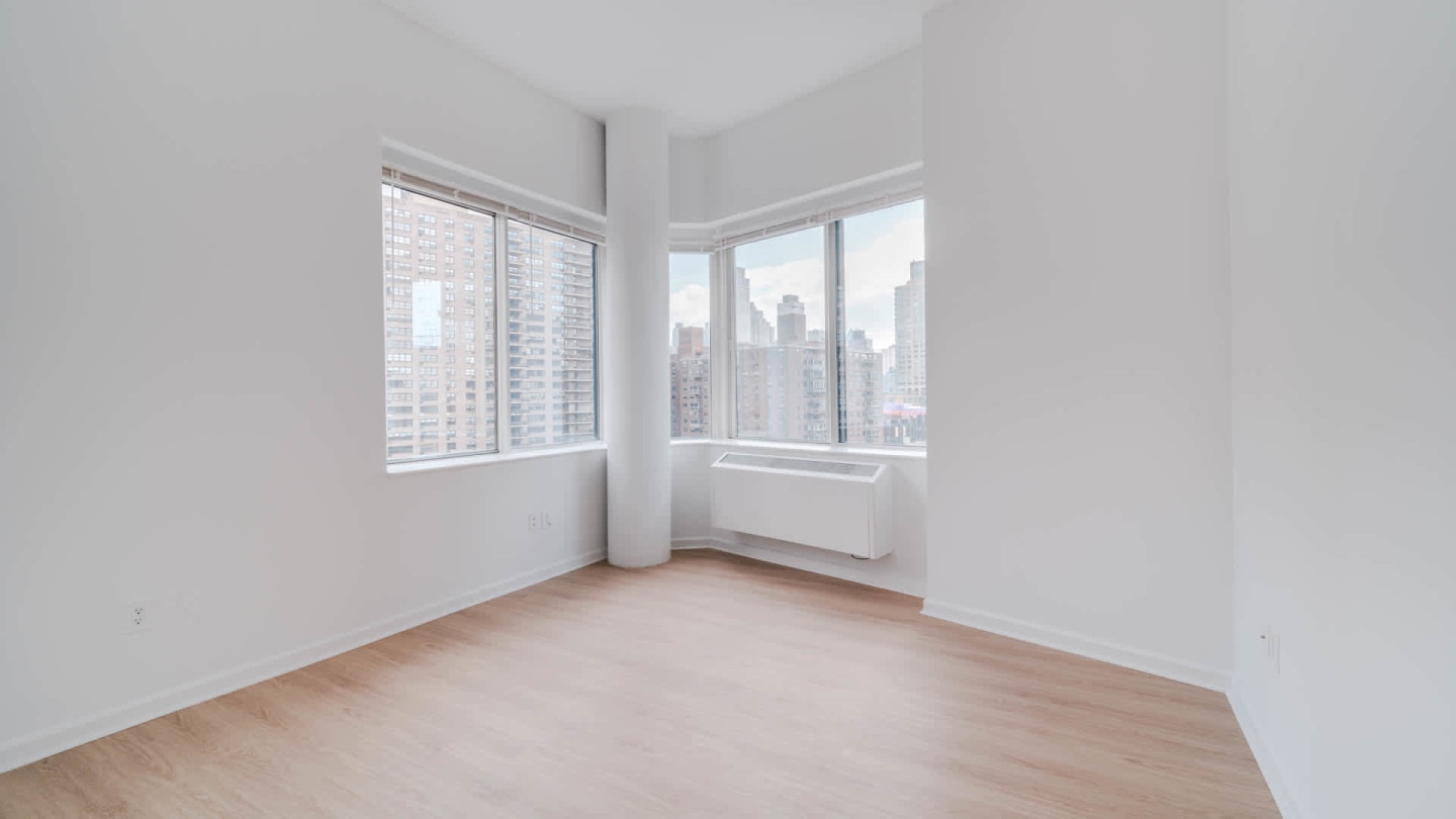 180 Riverside Boulevard Image 20