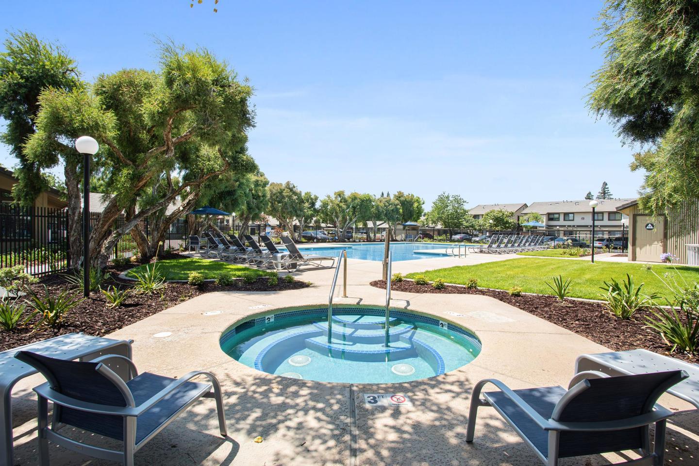 Stonegate Apartments Image 9