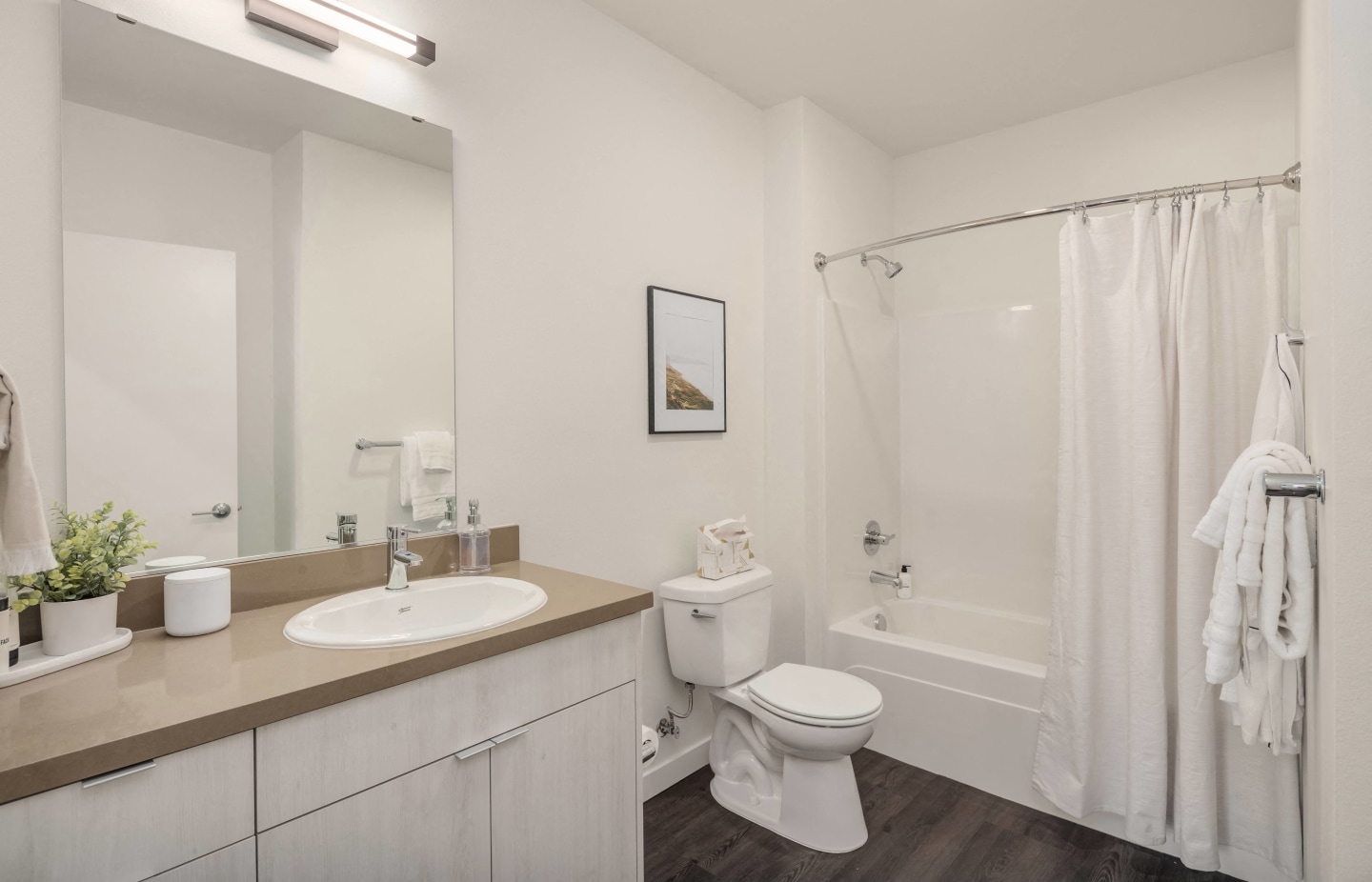 District Flats Image 10