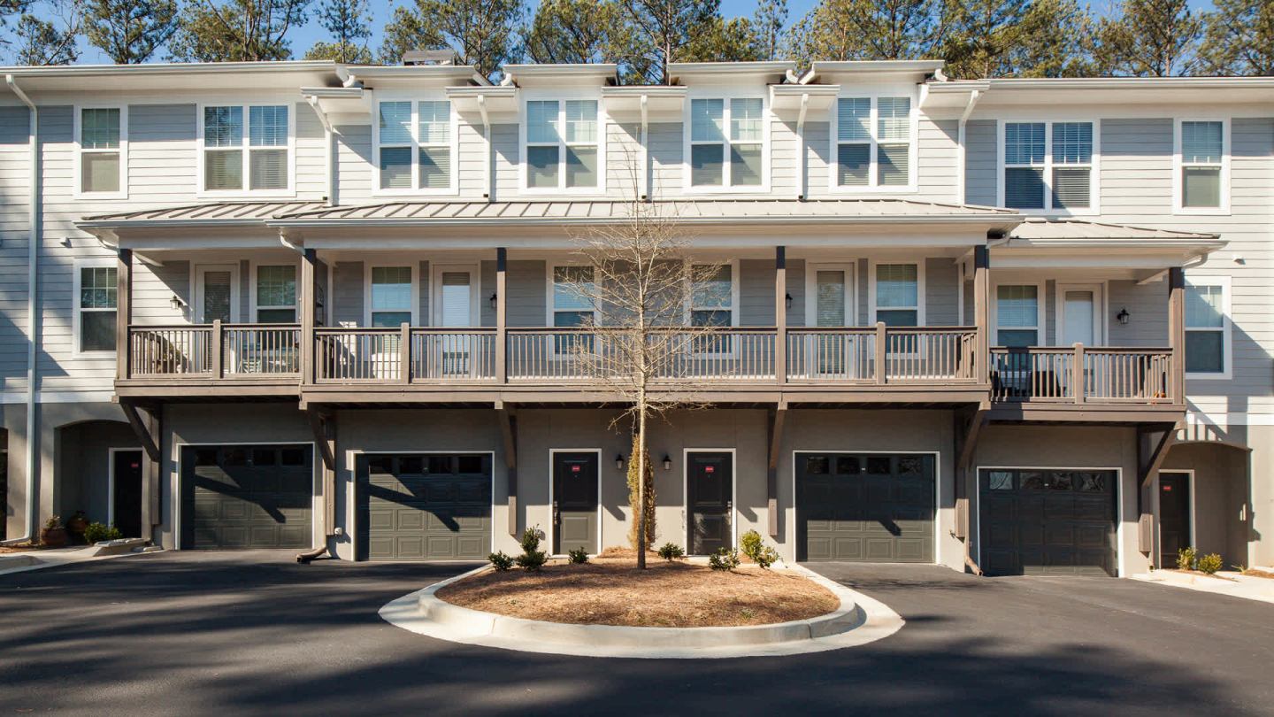 Lex Alpharetta Apartments Image 3