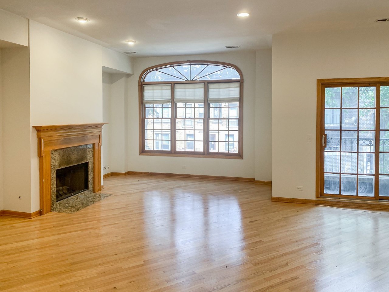 3338 North Sheffield Ave. Apt. Image 5