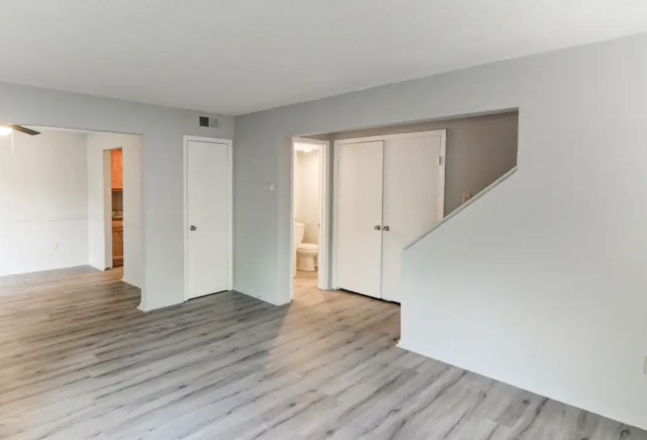 Clearbrook Village Apartments Image 3
