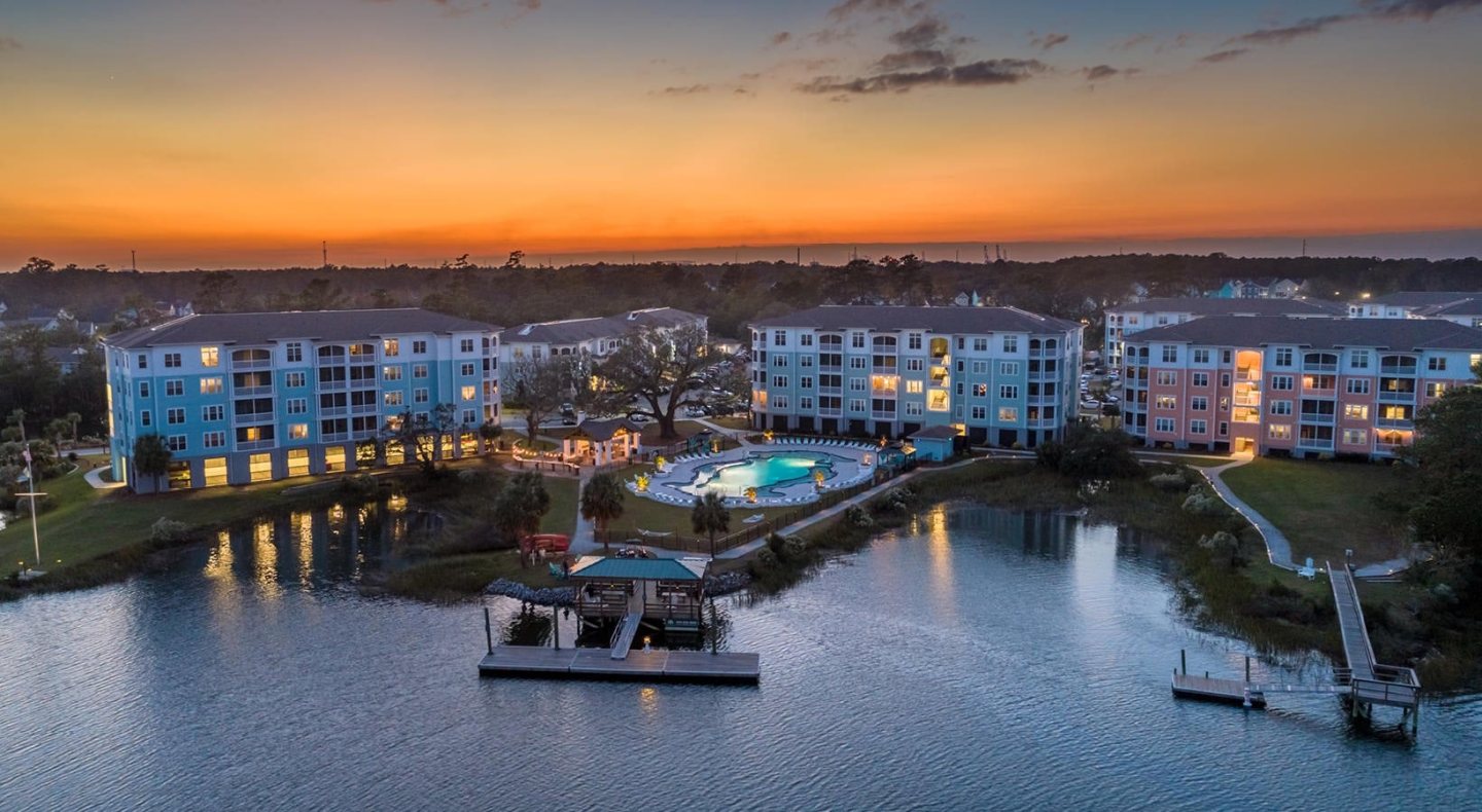 Sweetwater Waterfront Apartment Homes Image 3