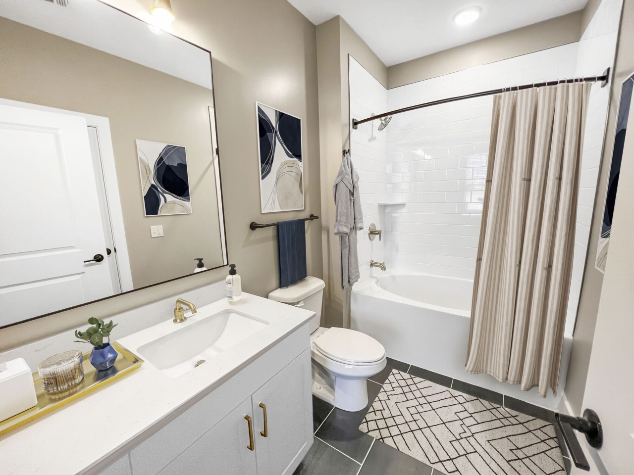 Broadstone SoBro Image 54