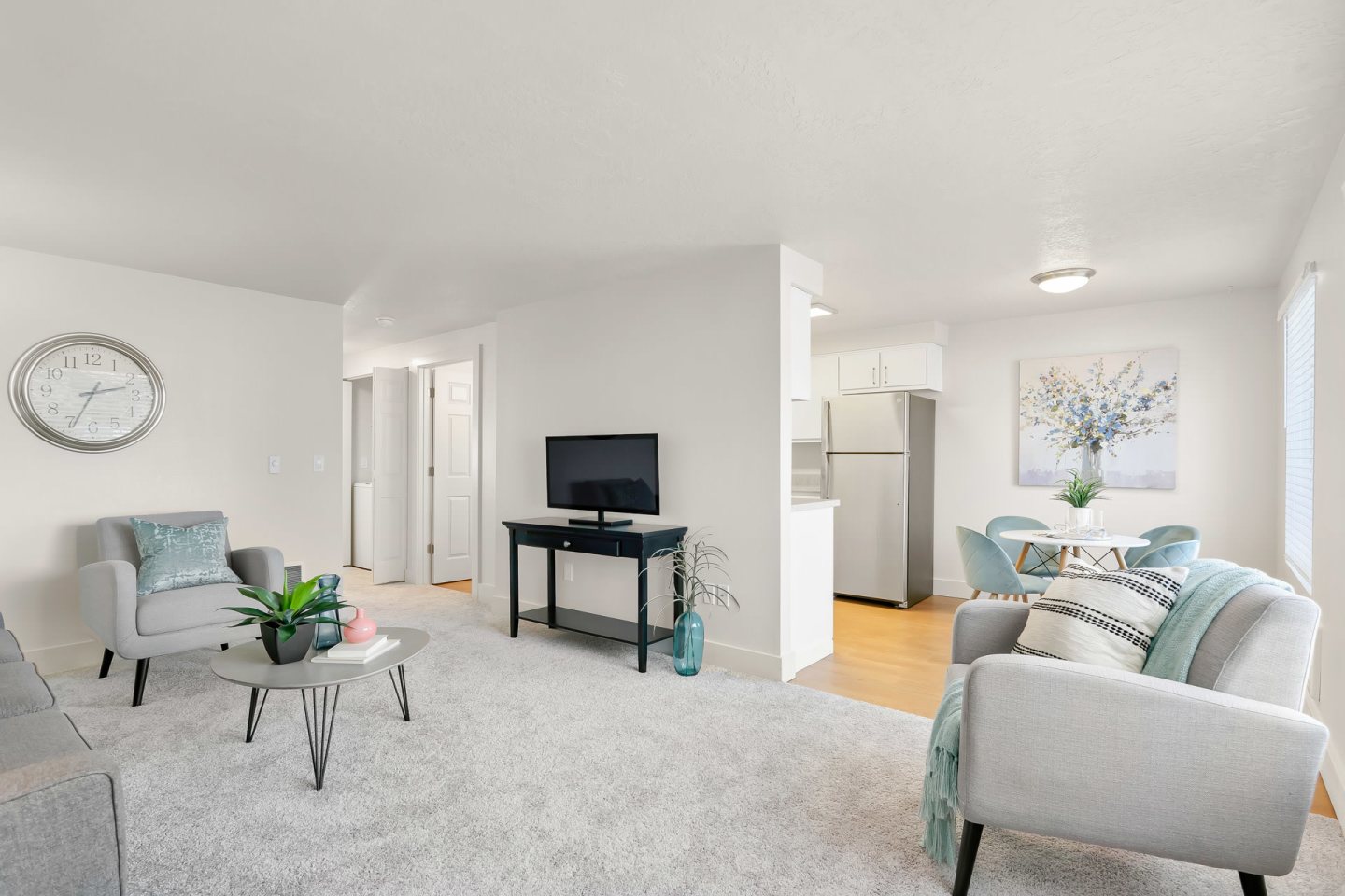 Pacific Crest Apartments Image 2