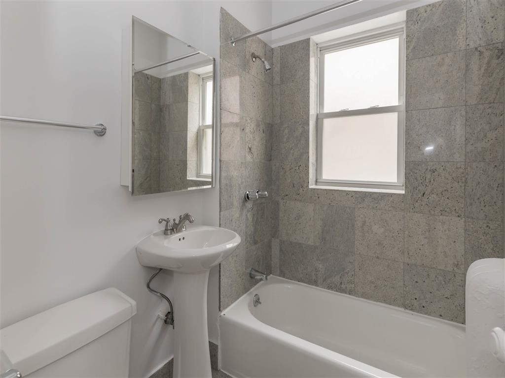 Ashland Manor Image 17