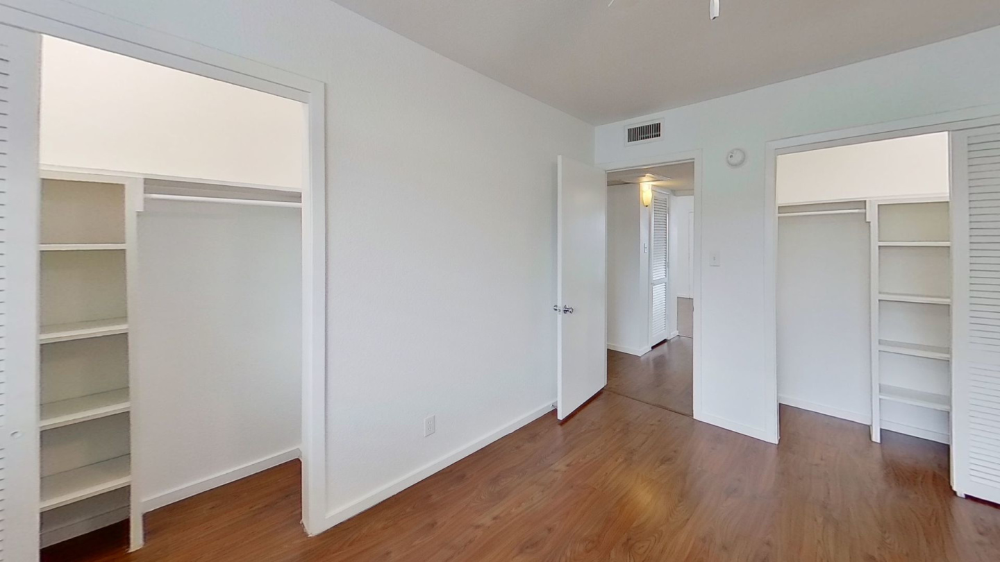 River Oaks Image 16