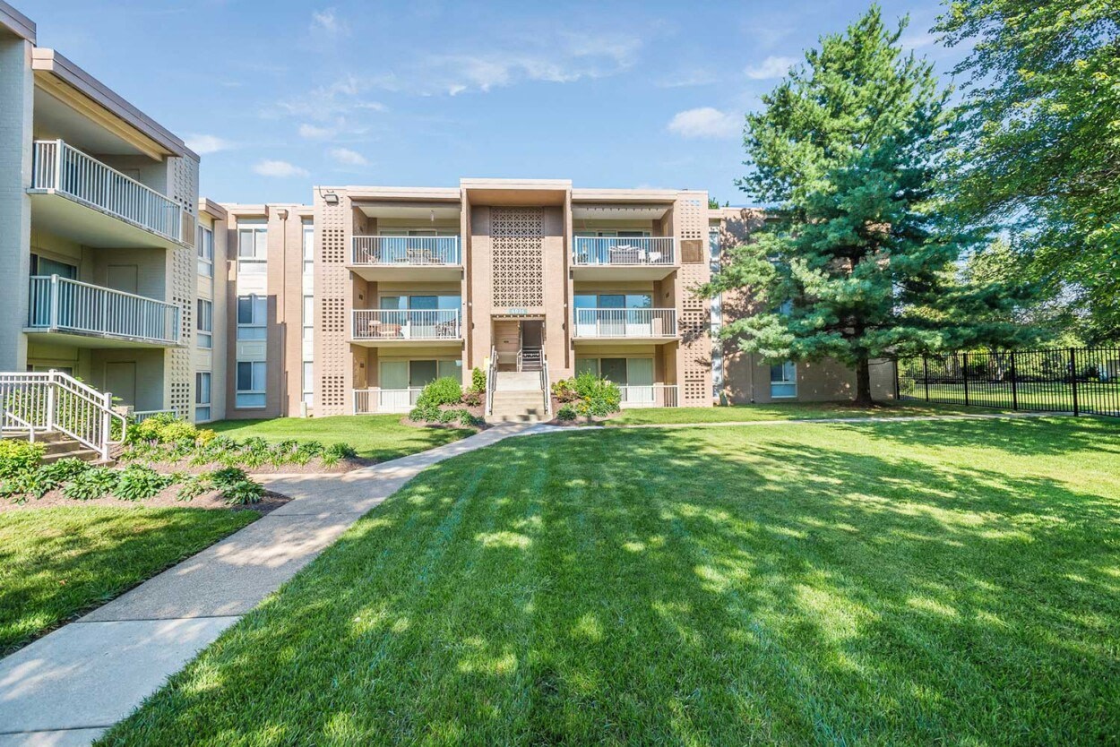 Lerner Surrey Square Apartments Image 4