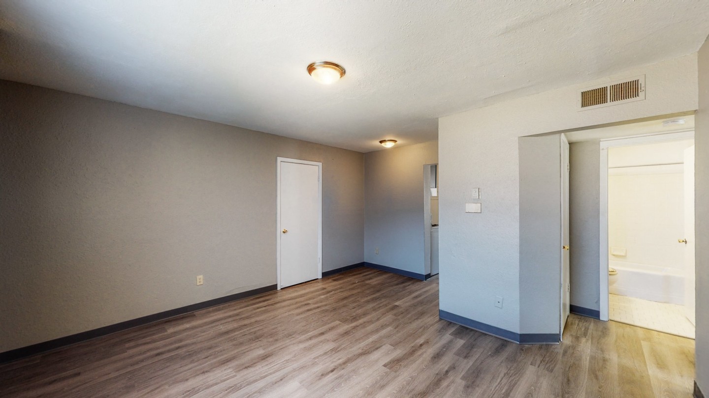 Longview Heights Apartments Image 3