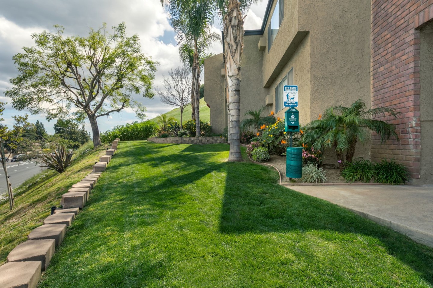 Topanga Canyon Apartments Image 37