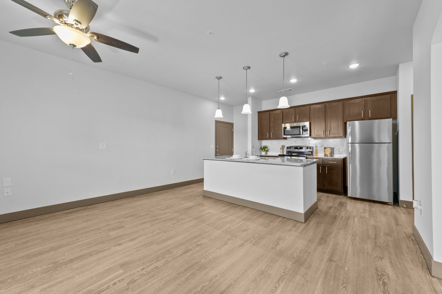 Deer Park Apartments Image 3