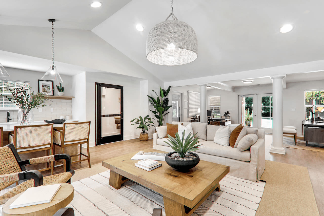 Affordable Housing - Caveness Farms Apartment Homes Image 32