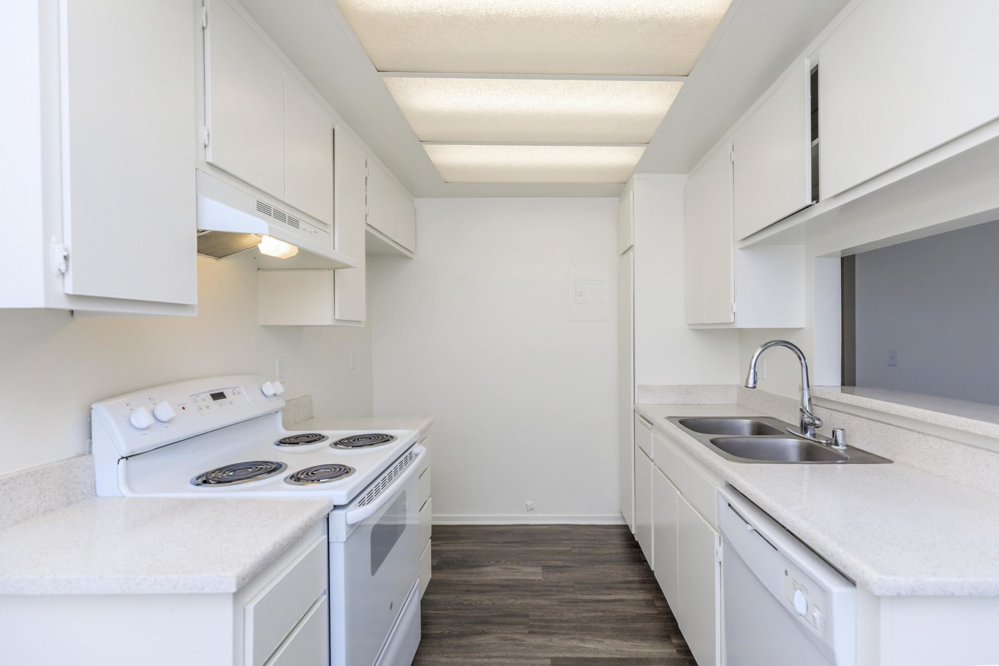 Country Hills Apartment Homes Image 39